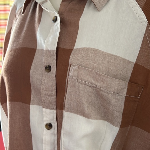 Checked Shirt.  Size L - Picture 4 of 4